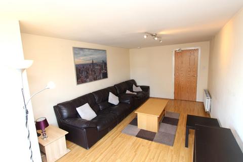 3 bedroom flat to rent, Chesser Crescent, Chesser, Edinburgh, EH14