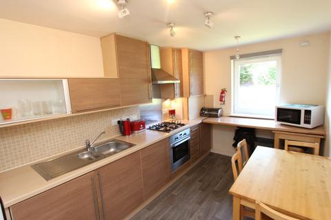 3 bedroom flat to rent, Chesser Crescent, Chesser, Edinburgh, EH14