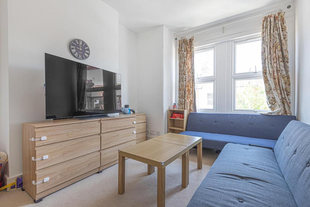 College Road, Colliers Wood 3 bed £500,000