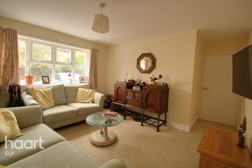 Manor Court Road, Witchford 3 bed chalet £325,000