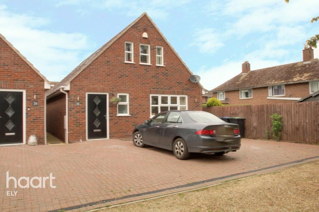 Manor Court Road, Witchford 3 bed chalet £325,000