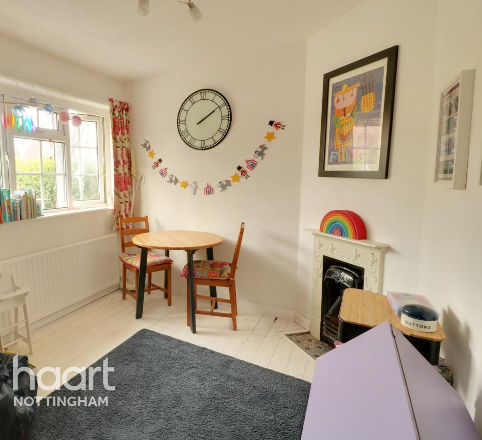Sutton Passeys Crescent, Wollaton 4 bed semidetached house £280,000