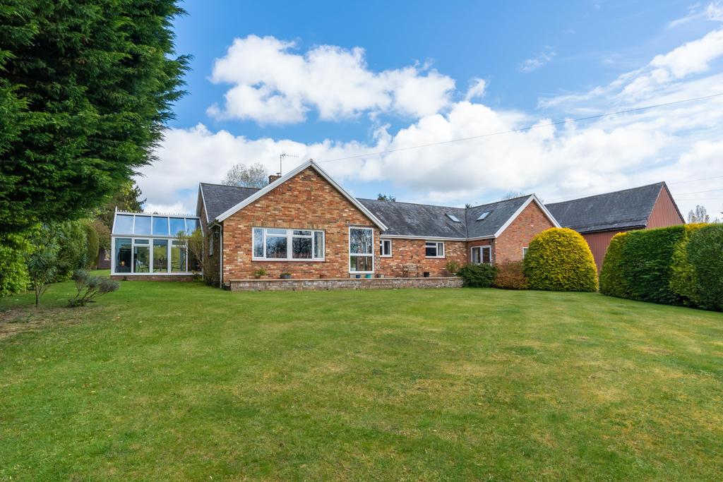 Bungalow with develo