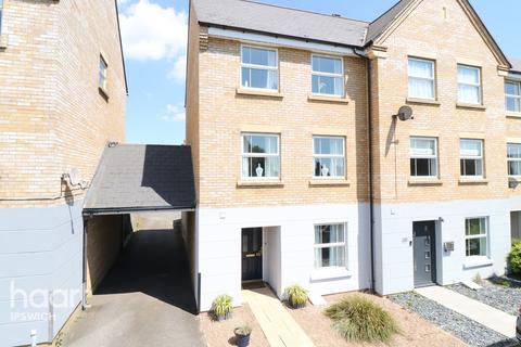 27 Salmet Close, Ipswich, IP2 9BA