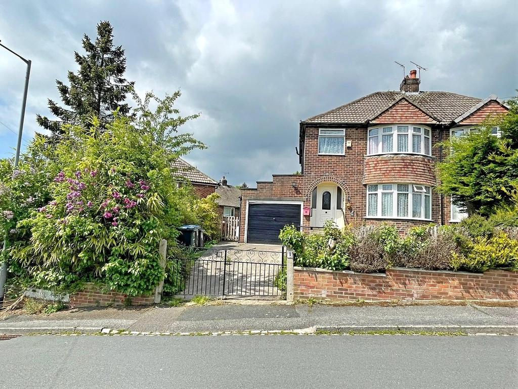 Park Hill Close, Bradford, BD8 3 bed semidetached house £175,000