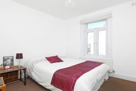 84a Seaford Road, London, W13 9HU