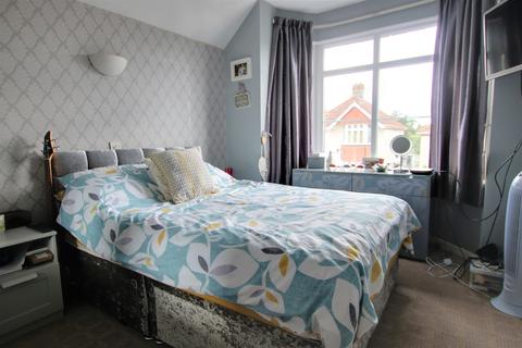 6 Cornwall Crescent, Southampton, SO18 2AQ