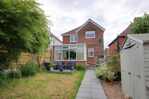 6 Cornwall Crescent, Southampton, SO18 2AQ