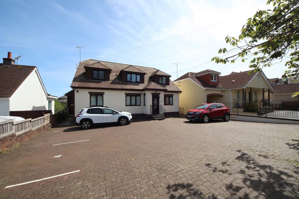 Southfield Avenue Preston Paignton 2 bed apartment £160,000