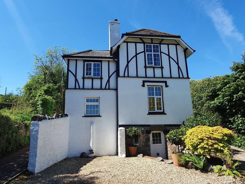 Totnes Road, Newton Abbot 4 bed detached house £530,000
