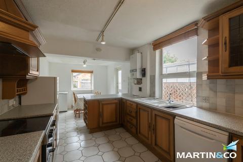 4 bedroom terraced house to rent, Greenfield Road, Harborne, B17