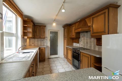 4 bedroom terraced house to rent, Greenfield Road, Harborne, B17