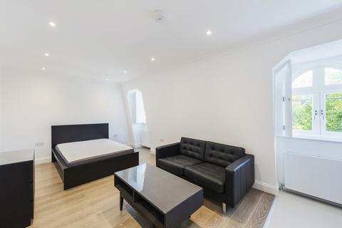 Studio to rent, Emperors Gate, South Kensington