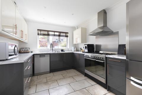 2 Mermaid Close, Gloucester, GL1 3HG