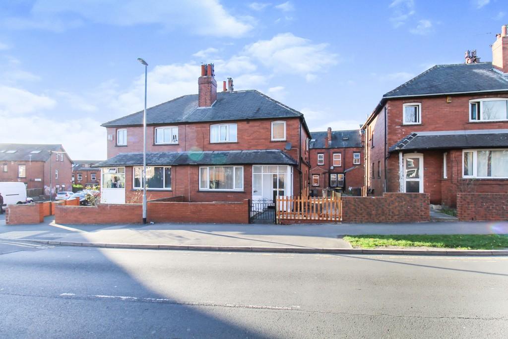 Headingley Mount, Headingley 4 bed semidetached house £2,219 pcm (£