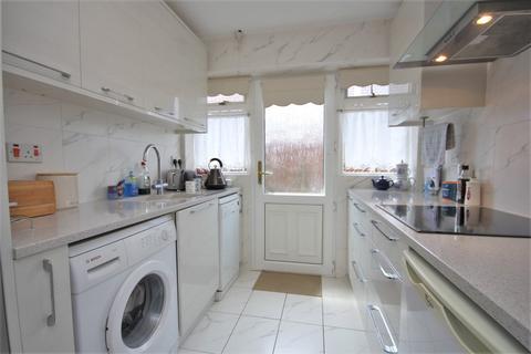 4 Exeter Close, Locks Heath, Southampton, SO31 6PX