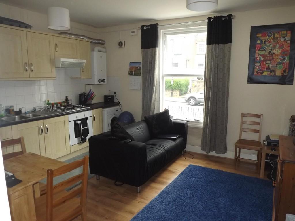 Clapham Manor Street, London 1 bed flat £1,300 pcm (£300 pw)