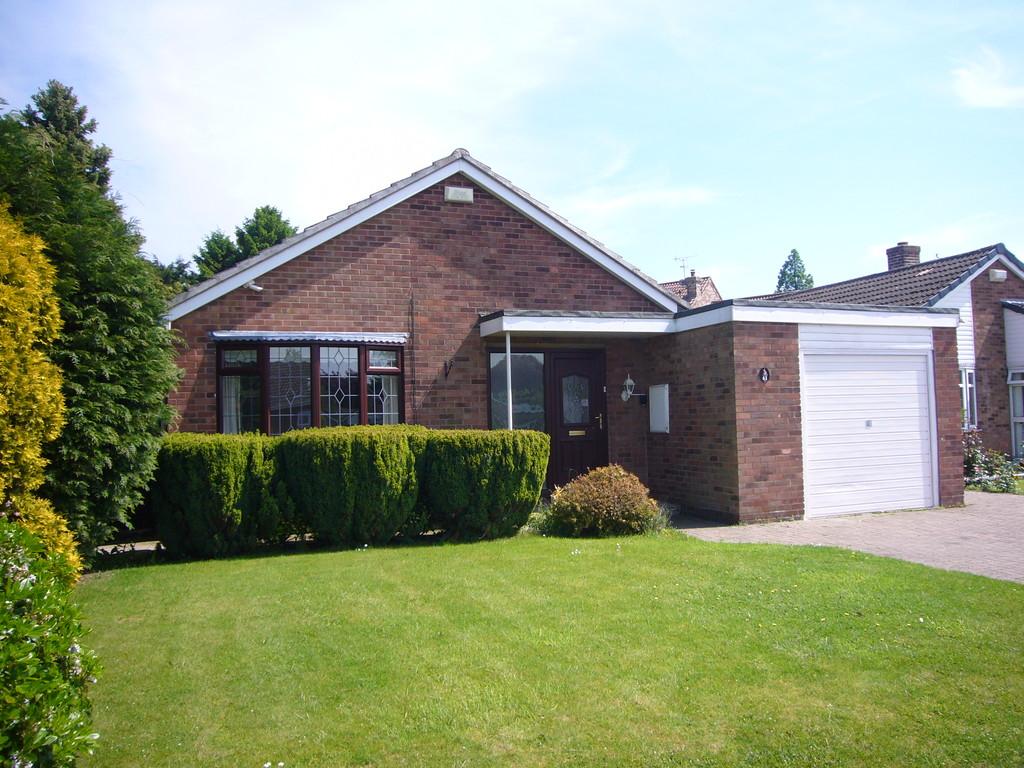 Saffron Drive, Snaith, Nr Goole, DN14... 3 bed detached bungalow £235,000