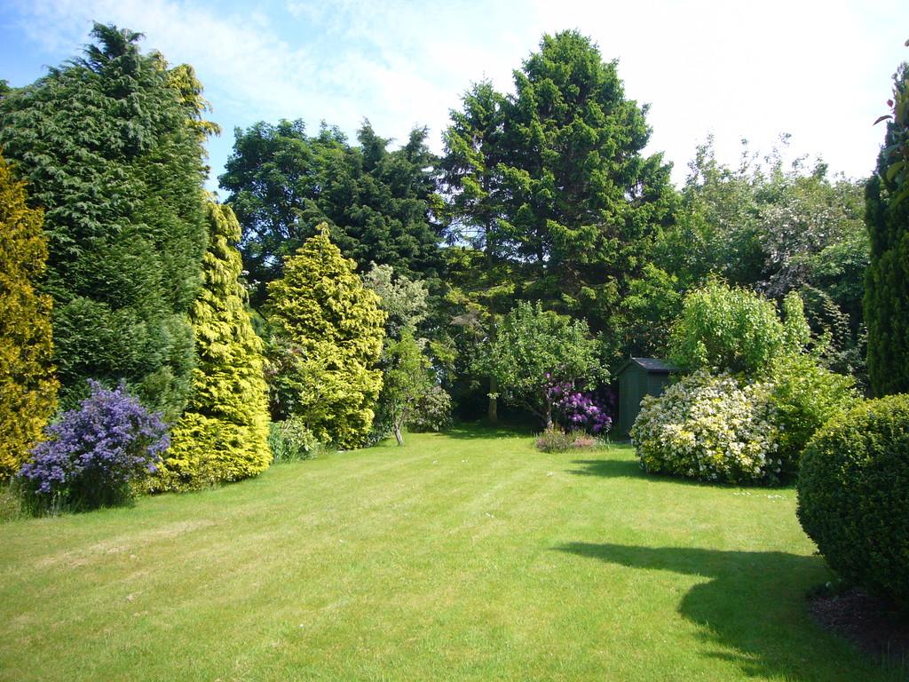 Saffron Drive, Snaith, Nr Goole, DN14... 3 bed detached bungalow £235,000