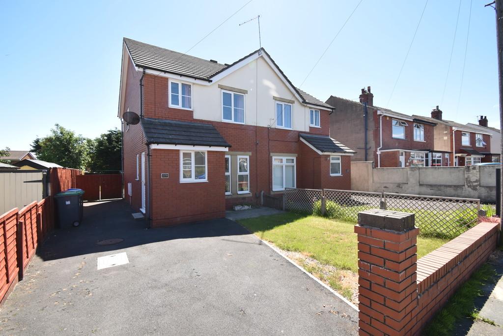 Warley Road, Blackpool, FY2 3 bed semidetached house £130,000