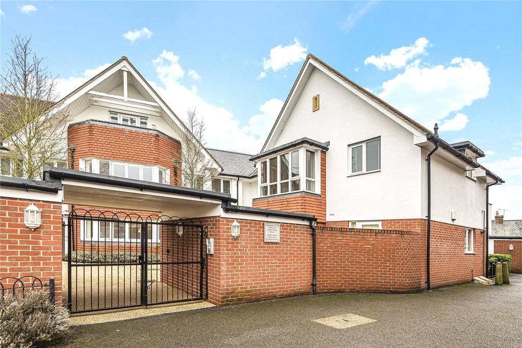 Latimer Street, Romsey, Hampshire, SO51 1 bed apartment £230,000