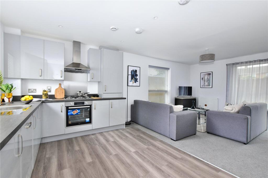 Turnball Court, Summerhouse Way, Abbots Langley, WD5 2 bed apartment