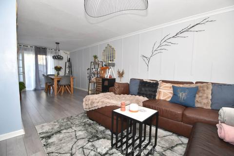 3 bedroom terraced house for sale, Elmore Close, Lee On The Solent