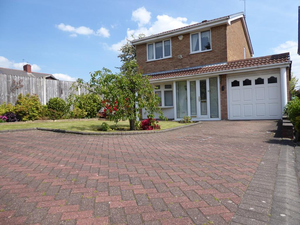 Miles Meadow Close, Willenhall, WV12 3 bed detached house £210,000