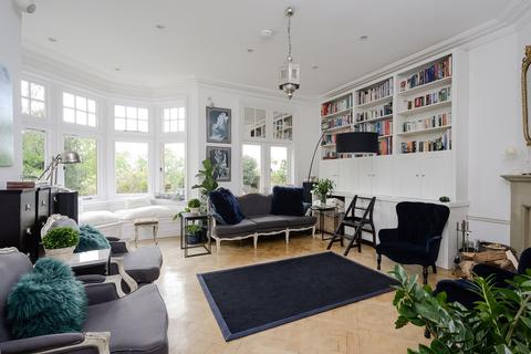 1, Knott Park House Wrens Hill, Oxshott, Leatherhead, KT22 0HW