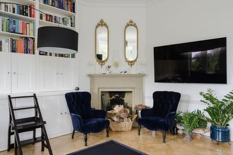 1, Knott Park House Wrens Hill, Oxshott, Leatherhead, KT22 0HW