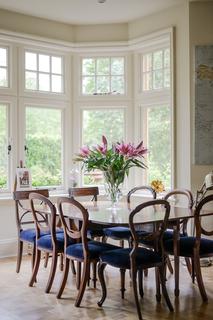 1, Knott Park House Wrens Hill, Oxshott, Leatherhead, KT22 0HW