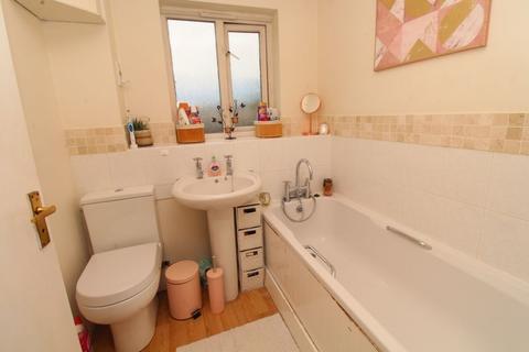 21 Chandlers Keep, Brownhills, Walsall, WS8 7EQ
