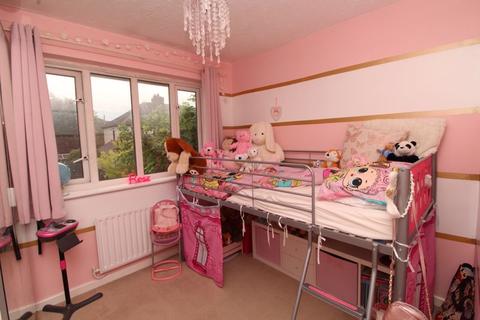21 Chandlers Keep, Brownhills, Walsall, WS8 7EQ