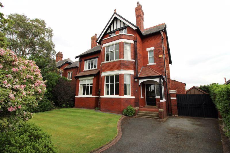 Preston Road, Southport 5 bed detached house £525,000
