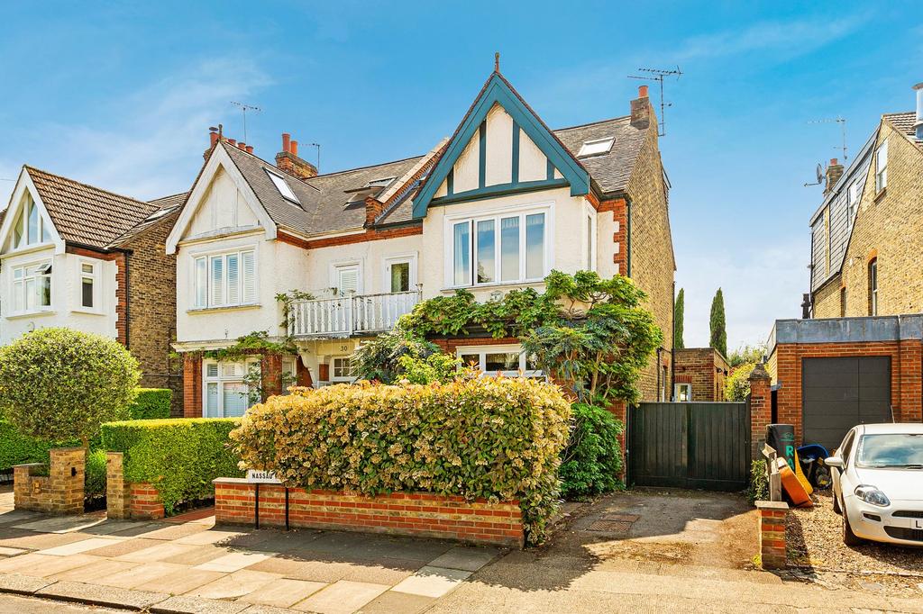 Nassau Road, Barnes, London, SW13 5 bed house