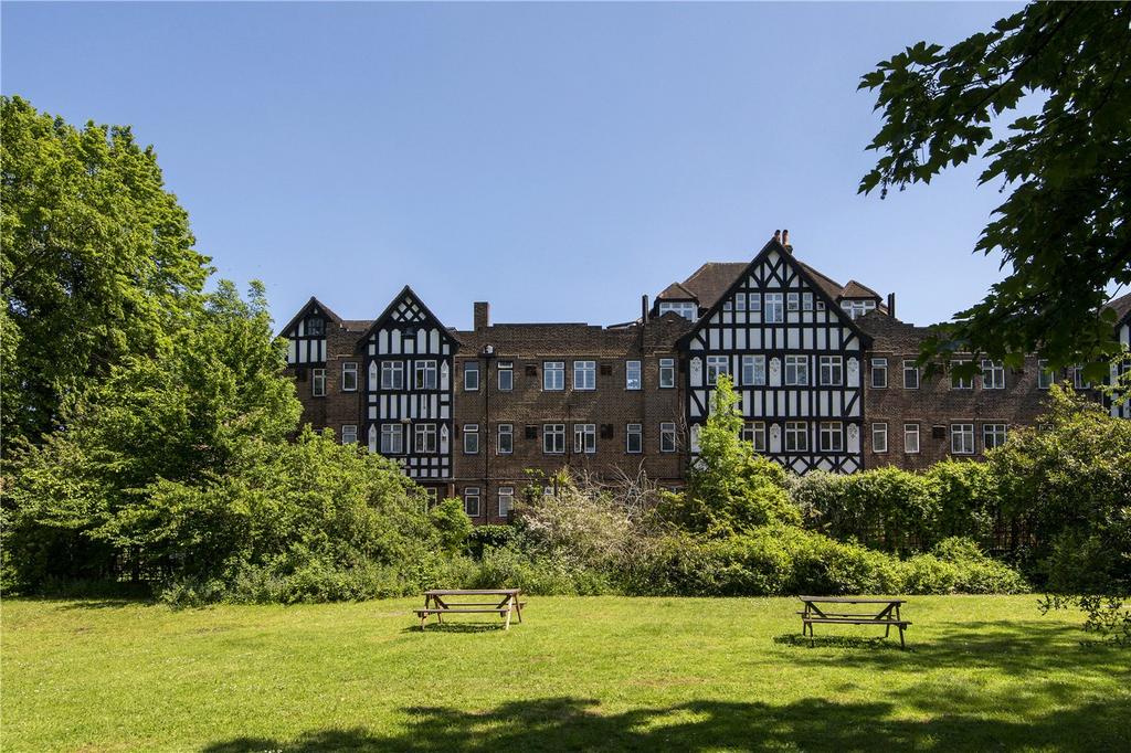 Tudor Close, Brixton Hill, London, SW2 Studio £950 pcm (£219 pw)