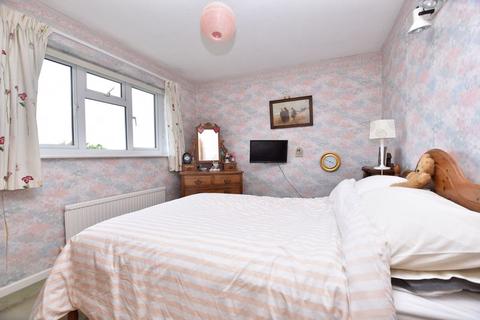 36 Bishops Drive, Langport, TA10 9HW