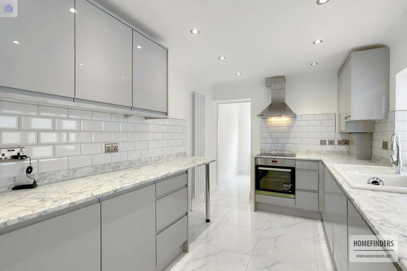 Buxton Road, Stratford E15 3 bed terraced house £1,800 pcm (£415 pw)