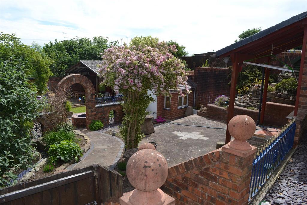 Wigmore Street, Leominster 3 bed semidetached house £239,000