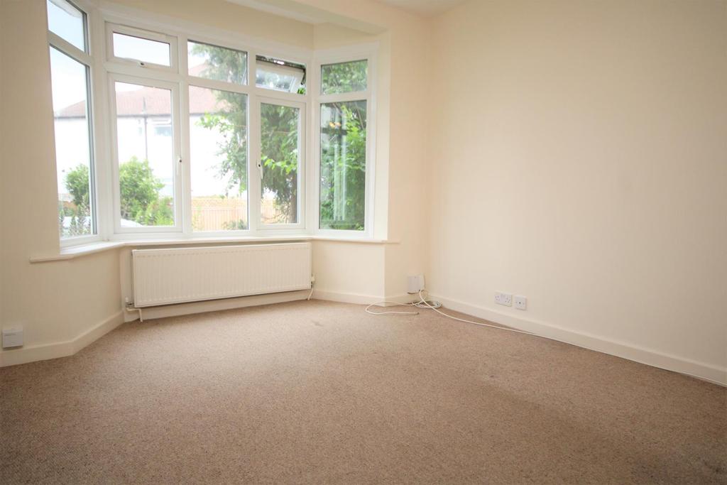 Grove Close, Kingston Upon Thames 2 bed £395,000