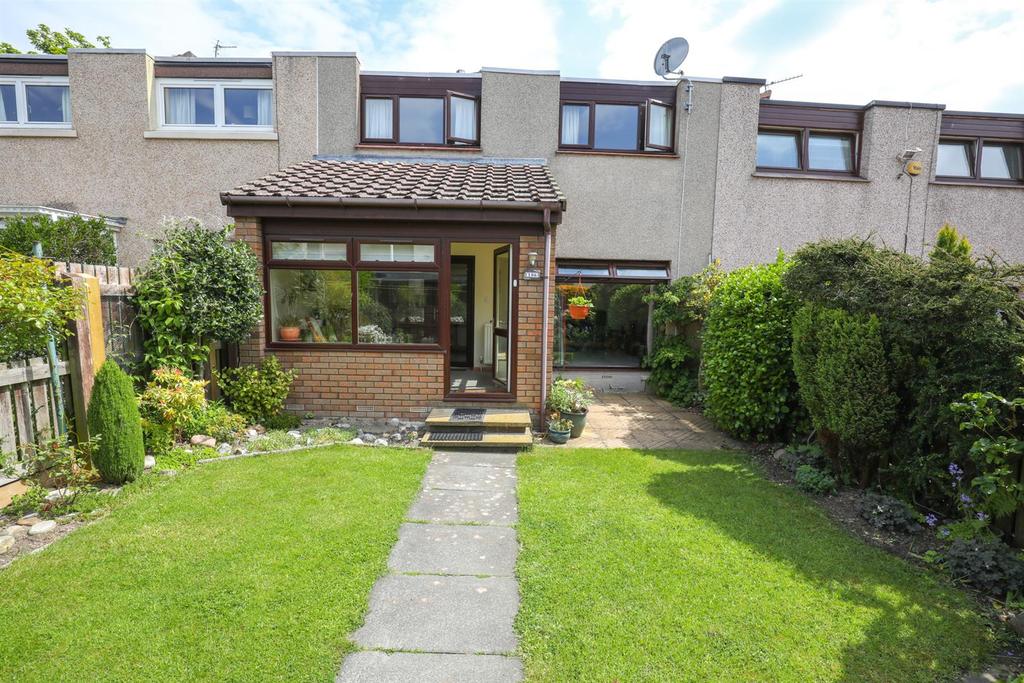 Dunbeath Drive, Glenrothes 3 bed terraced house £104,995