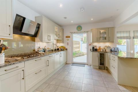 Highfield Lodge Henley Road, Marlow, SL7 2DF