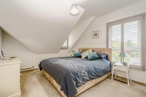 Highfield Lodge Henley Road, Marlow, SL7 2DF