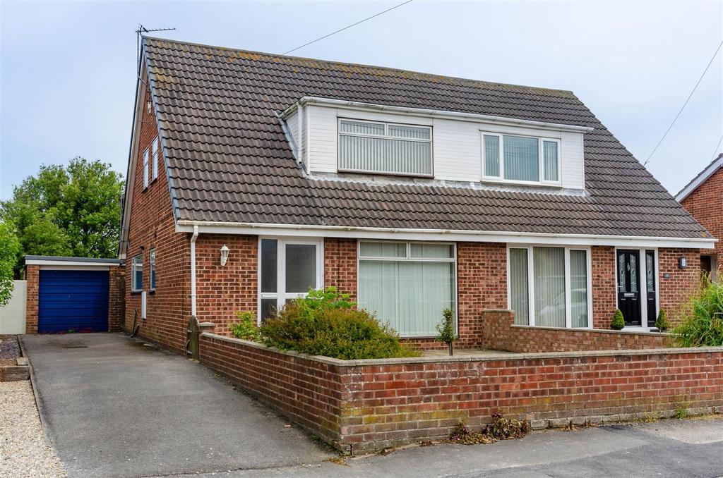 Carrs Meadow, Withernsea 3 bed semidetached bungalow £149,950