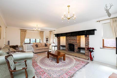 10 The Paddocks, Stapleford Abbotts, Romford, RM4 1HG