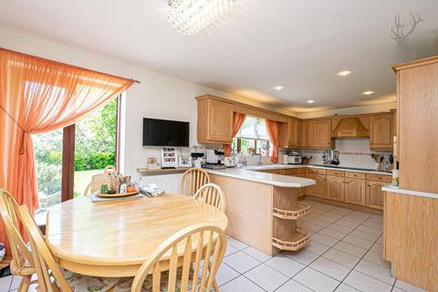 10 The Paddocks, Stapleford Abbotts, Romford, RM4 1HG
