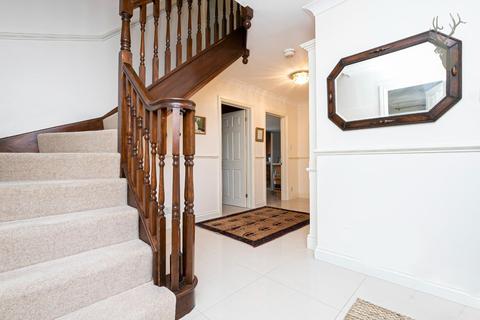 10 The Paddocks, Stapleford Abbotts, Romford, RM4 1HG