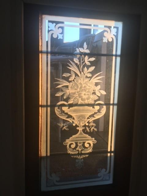 Dolfijn - glass window.jpg
