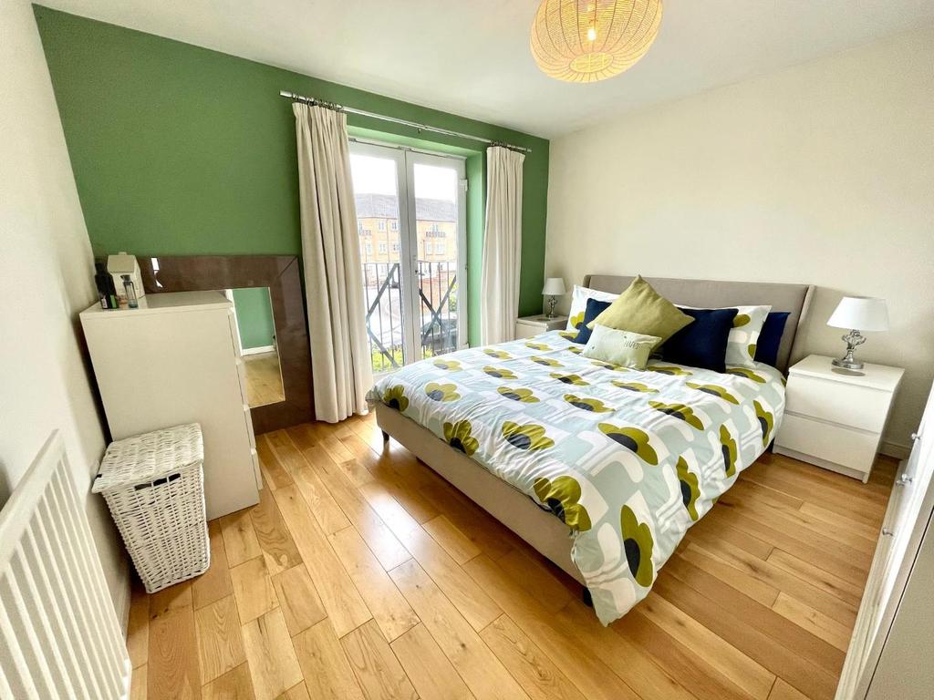 Bed 2.jpg
