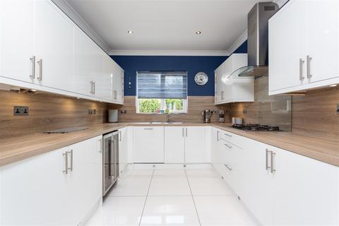 6 Abernethy View, Glencarse, Perth, PH2 7UG